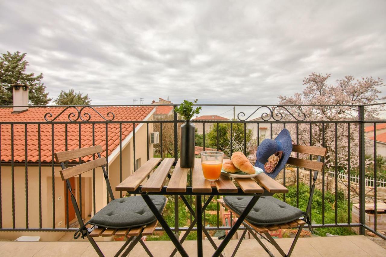 Apartments Tiny Garden 梅杜林 外观 照片