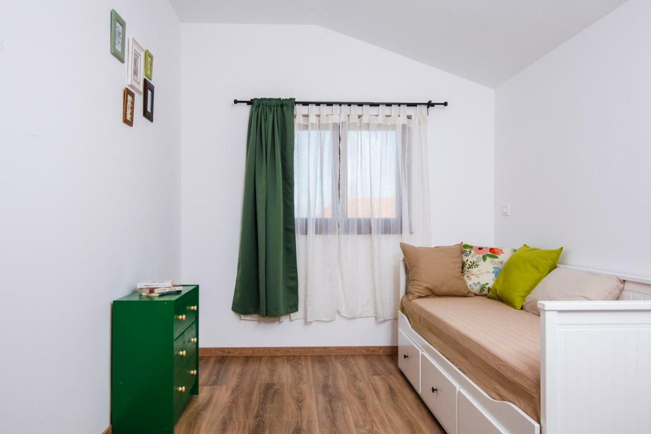 Apartments Tiny Garden 梅杜林 外观 照片